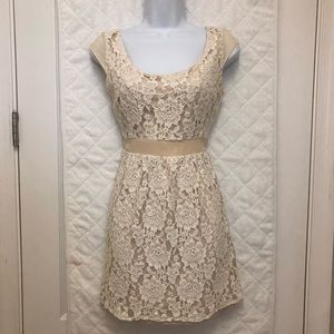 ❤️American Eagle Lace Dress